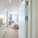 A7- Seaclub By Roomservices Апартаменти *