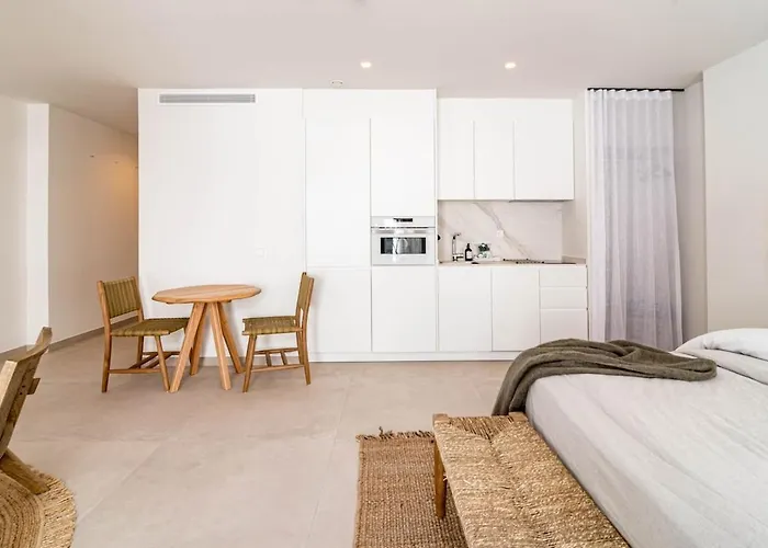 شقة Seaclub By Roomservices إِستيبونا