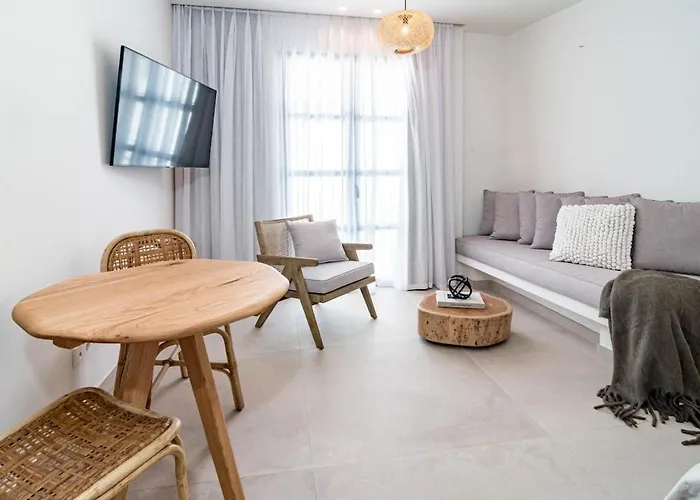 Seaclub By Roomservices شقة إِستيبونا