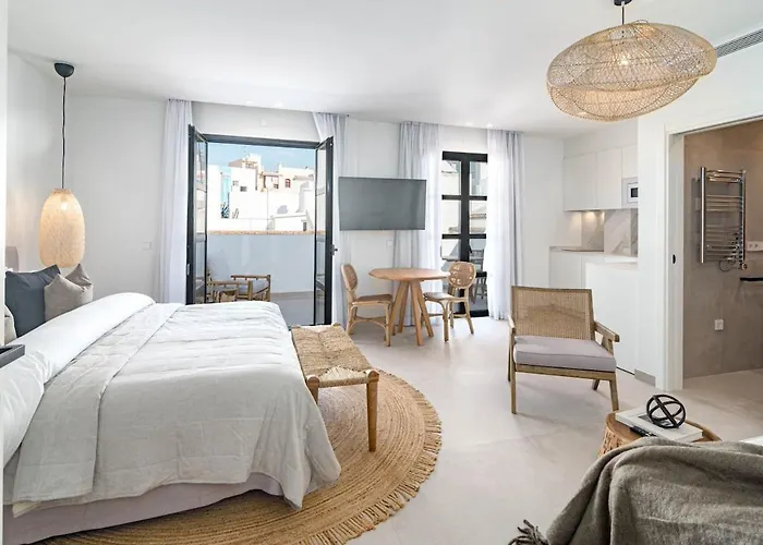 Seaclub By Roomservices * إِستيبونا