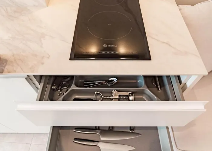 アパート Seaclub By Roomservices エステポナ